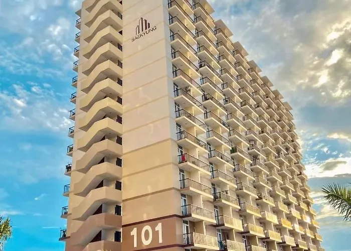 Spacious Unit With Balcony