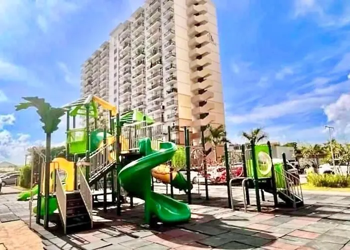 Spacious Unit With Balcony アパート マクタン