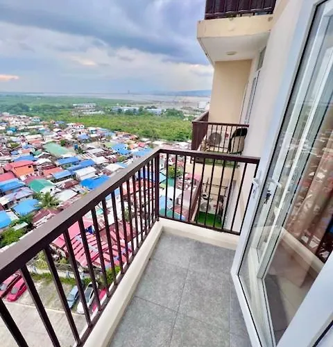 アパート Spacious Unit With Balcony *