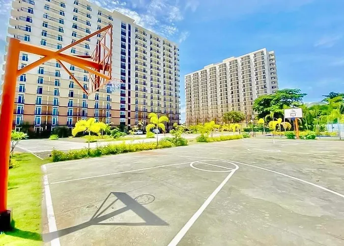 Spacious Unit With Balcony アパート マクタン